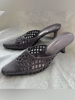 Giovanna Open Weave Gray Heeled Mules, Size 8.5 Medium